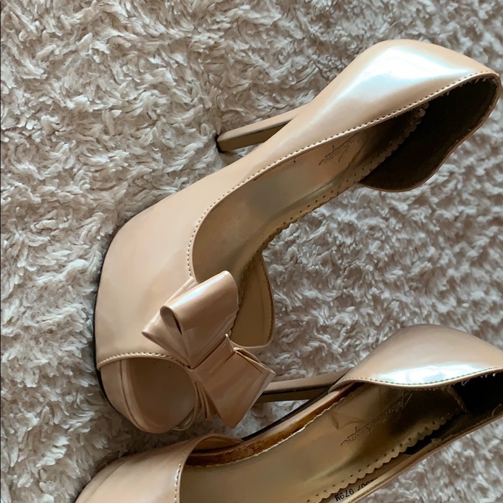 Pink heels - Picture 3 of 3